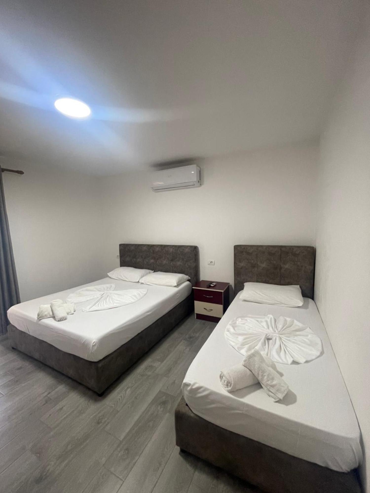 Vila Vladi Durrës 外观 照片