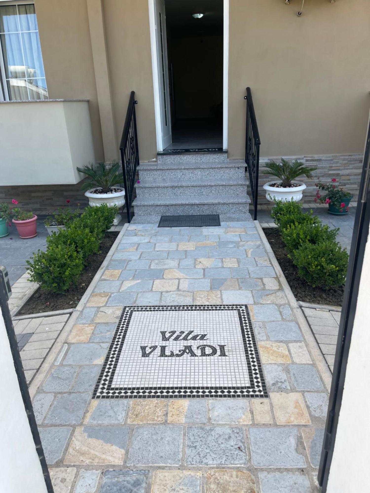 Vila Vladi Durrës 外观 照片
